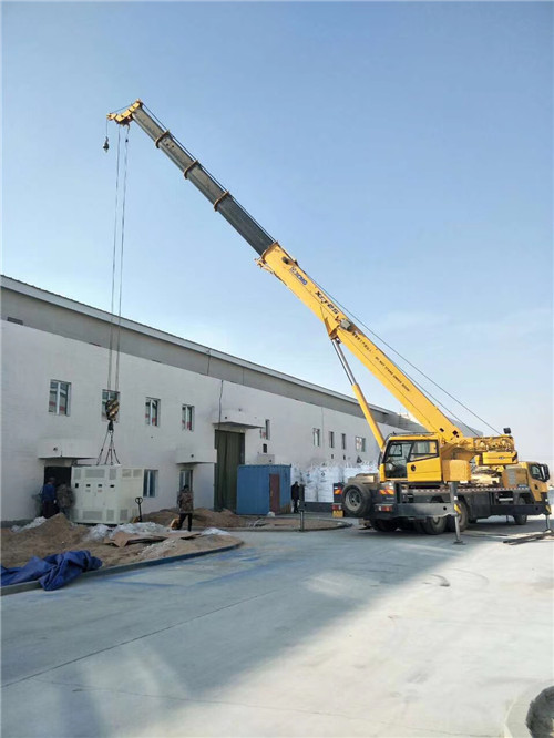 良庆区“超载就喊停”—— 吊车的 “重量保镖” 技术